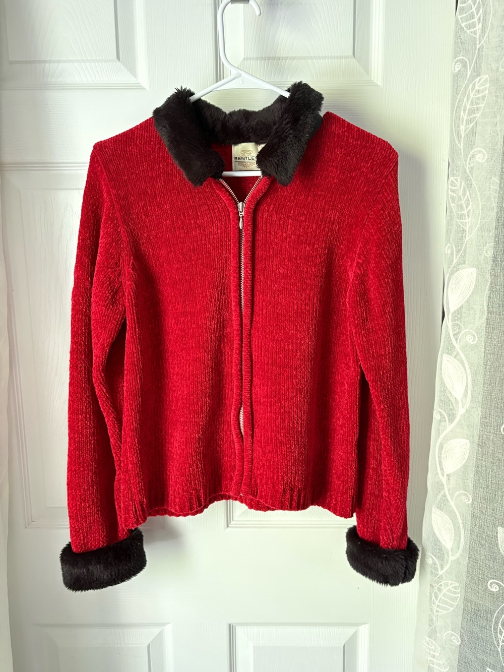 Vintage BENTLEY 90s Red Black faux fur Collar Zip Up Soft Knit Jacket size S